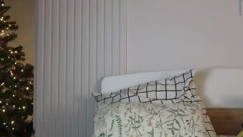 evi_woow online show from 12-21-24, 07:16