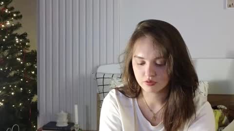 evi_woow online show from 12-28-24, 07:01