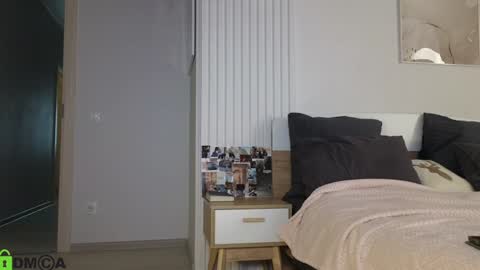 evi_woow online show from 02-04-25, 06:49