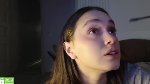 evi_woow online show from 10-17-25, 09:39