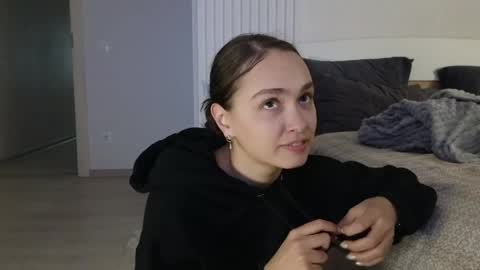 evi_woow online show from 04-14-26, 10:16