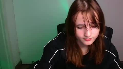 Evie online show from 11-10-25, 12:04