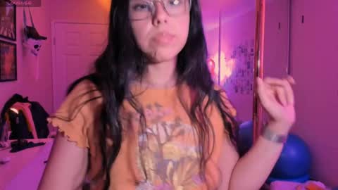 Snapshot of evie_luna chatting on 05-02-26, 03:44 Evie Luna online show from 05-02-26, 03:44