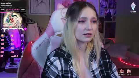 Evie online show from 12-22-24, 04:06