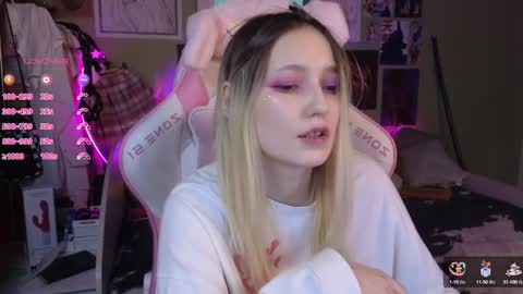 Evie online show from 01-10-25, 02:04