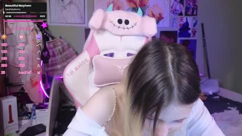 Evie online show from 01-13-25, 05:12