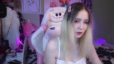 Evie online show from 02-02-25, 11:11