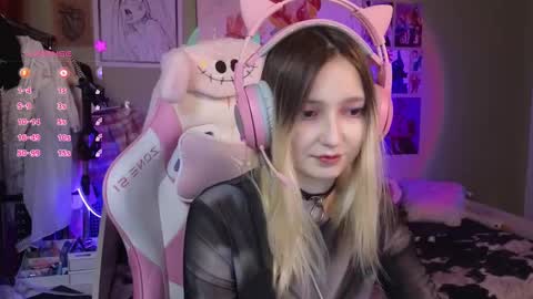 Evie online show from 02-06-25, 09:06