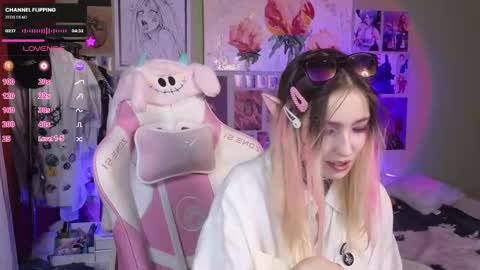 Evie online show from 02-19-25, 01:18