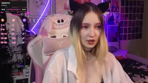 Evie online show from 03-12-25, 07:59