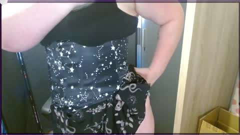 Snapshot of eviebug chatting on 09-15-25, 09:20 Eviebug - eviebuglil Onlyfans for VIPs online show from 09-15-25, 09:20