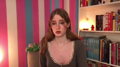 Evie3 online show from 10-19-25, 08:04