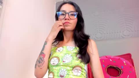 eviegothel_ online show from 01-10-26, 08:54