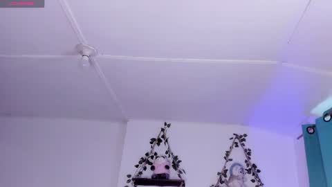 Snapshot of evieh1_ chatting on 07-23-26, 07:01 Ivi Alejandra online show from 07-23-26, 07:01