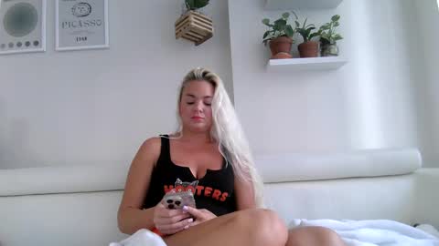 Badblondebunny online show from 10-03-25, 09:01