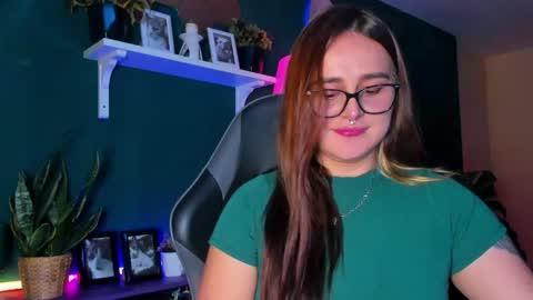 EVY online show from 04-17-26, 01:08