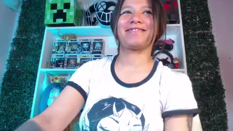 Im Evy online show from 05-24-26, 01:49
