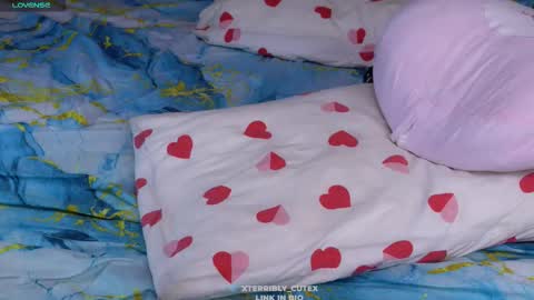 Snapshot of excellent_ella chatting on 10-19-25, 07:25 Ella for you online show from 10-19-25, 07:25