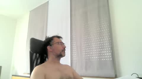 Snapshot of exhibit77 chatting on 06-09-26, 10:27 exhibit77 online show from 06-09-26, 10:27