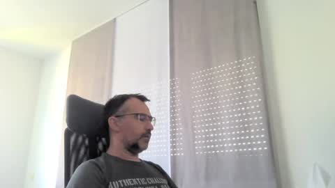 Snapshot of exhibit77 chatting on 07-12-26, 07:43 exhibit77 online show from 07-12-26, 07:43