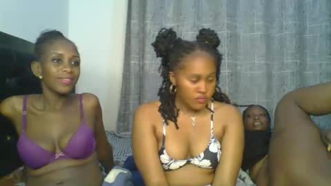 Snapshot of exotic_cutiee chatting on 04-21-26, 01:42 exotic_cutiee online show from 04-21-26, 01:42