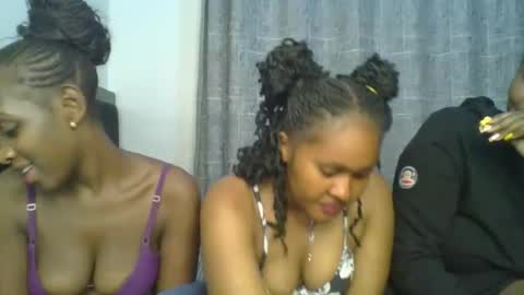 Snapshot of exotic_cutiee chatting on 04-21-26, 02:51 exotic_cutiee online show from 04-21-26, 02:51