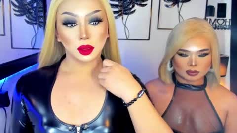 Lindsay online show from 06-11-26, 02:53