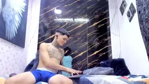Snapshot of exotichot_couple chatting on 06-18-26, 09:52 exotichot_couple online show from 06-18-26, 09:52