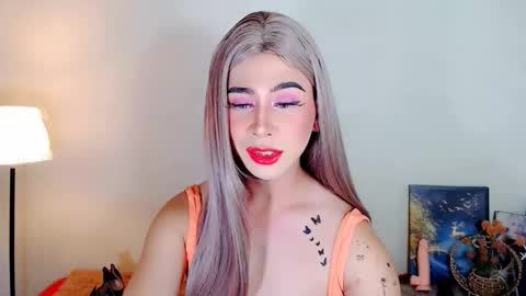 Snapshot of expensive_elise chatting on 02-28-26, 11:00 expensive_elise online show from 02-28-26, 11:00