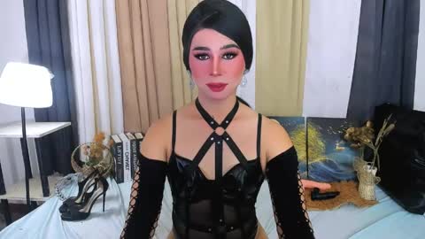 Snapshot of expensive_elise chatting on 04-24-26, 04:31 expensive_elise online show from 04-24-26, 04:31