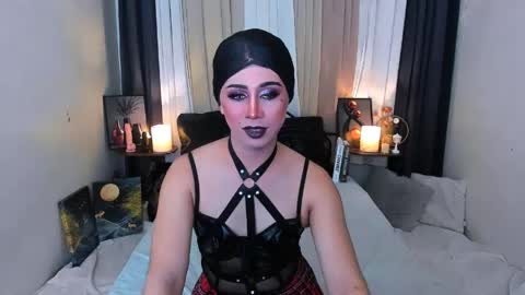 Snapshot of expensive_elise chatting on 05-07-26, 04:45 expensive_elise online show from 05-07-26, 04:45