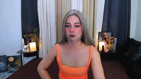 Snapshot of expensive_elise chatting on 05-11-26, 04:15 expensive_elise online show from 05-11-26, 04:15
