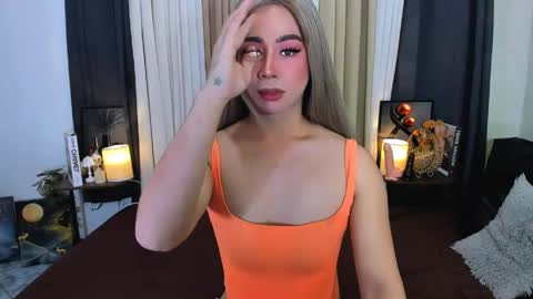 Snapshot of expensive_elise chatting on 05-15-26, 06:59 expensive_elise online show from 05-15-26, 06:59