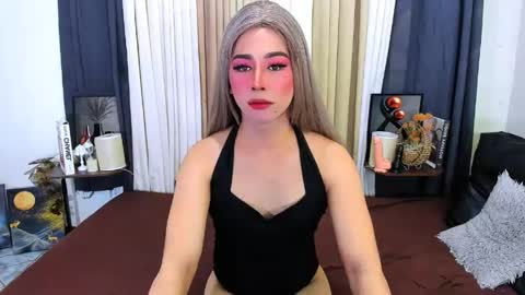 Snapshot of expensive_elise chatting on 05-16-26, 10:08 expensive_elise online show from 05-16-26, 10:08