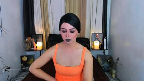 Snapshot of expensive_elise chatting on 05-21-26, 04:03 expensive_elise online show from 05-21-26, 04:03