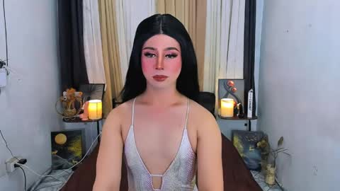 Snapshot of expensive_elise chatting on 05-24-26, 04:23 expensive_elise online show from 05-24-26, 04:23