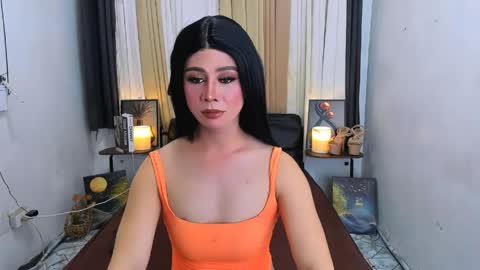 Snapshot of expensive_elise chatting on 05-28-26, 04:04 expensive_elise online show from 05-28-26, 04:04