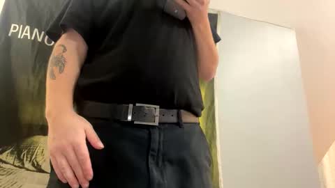 Snapshot of explosive_andyy chatting on 10-27-25, 10:19 Explosivee andyy online show from 10-27-25, 10:19