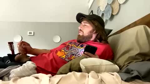 Snapshot of explosive_andyy chatting on 11-16-25, 08:03 Explosivee andyy online show from 11-16-25, 08:03