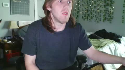 Snapshot of explosive_andyy chatting on 02-13-26, 02:35 Explosivee andyy online show from 02-13-26, 02:35