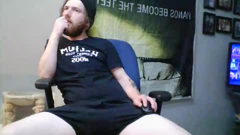 Snapshot of explosive_andyy chatting on 04-21-26, 02:51 Explosivee andyy online show from 04-21-26, 02:51