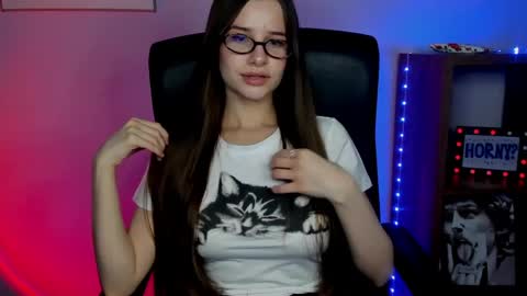 Maya online show from 04-06-26, 06:47