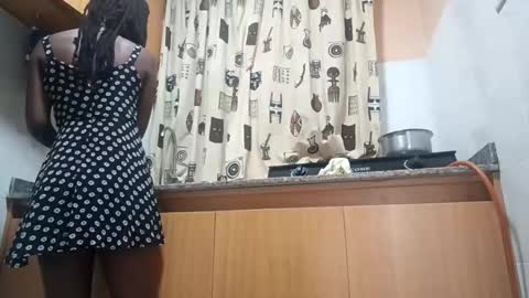 Snapshot of extra_pound chatting on 05-31-26, 05:26 Nina online show from 05-31-26, 05:26