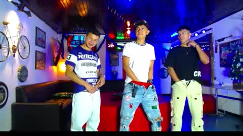 extrangers online show from 12-15-25, 01:15