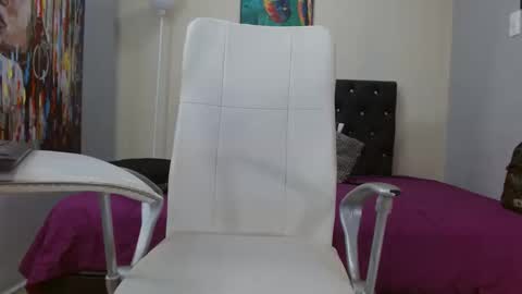 extrella_latina22 online show from 12-06-24, 07:45