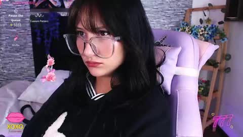Snapshot of eyesmoon7710 chatting on 06-05-26, 12:11 eyes moon online show from 06-05-26, 12:11