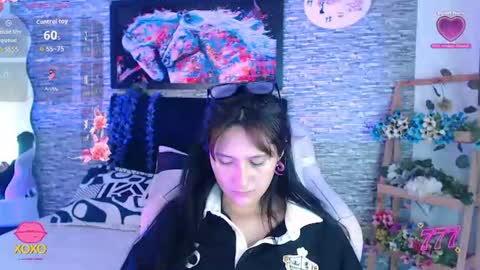 Snapshot of eyesmoon7710 chatting on 06-19-26, 11:58 eyes moon online show from 06-19-26, 11:58