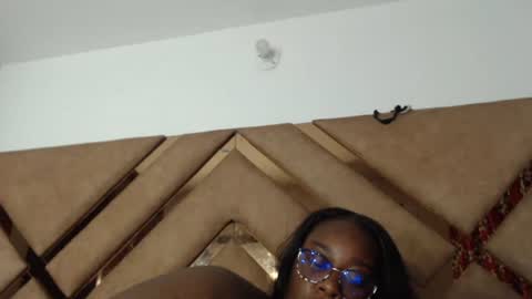 eyshaexotii online show from 04-01-26, 01:50