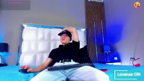 Snapshot of eytan_20 chatting on 05-19-26, 01:50 EYTAN online show from 05-19-26, 01:50