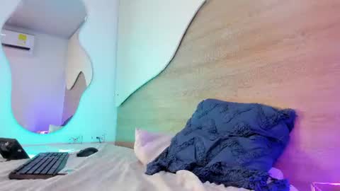 Snapshot of eytan_20 chatting on 06-10-26, 05:45 EYTAN online show from 06-10-26, 05:45